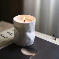 Bougies parfumées haut de gamme avec design en céramique froissée, ambiance romantique, bougies artisanales relaxantes pour une décoration intérieure chaleureuse
