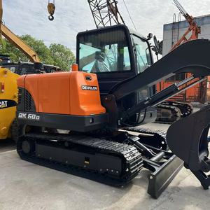 Nouvelle pelle sur chenilles DOOSAN DEVELON DX60D 2026 de 6 tonnes avec moteur DW02 d'origine, mini-excavatrice neuve prête à être expédiée - Product Image 3