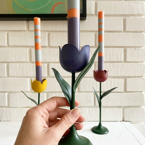 Ensemble de 3 bougeoirs en acier en forme de tulipe, design floral coloré, décoration d'intérieur - Product Image 4