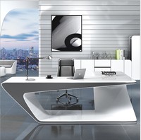 Mobilier de bureau blanc, moderne et luxueux, unique, pour le directeur général, le bureau de direction en bois
