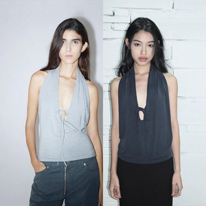 เสื้อครอปคอวีลึกแบบผูกหลังสำหรับผู้หญิง รุ่น TS-034 สีเทาและสีน้ำเงินเข้ม ผ้าฝ้ายยืด ทรงเข้ารูป ใส่ได้ทั้งฤดูร้อน ฤดูใบไม้ผลิ และฤดูใบไม้ร่วง - Product Image 2