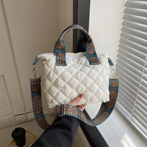 Sac à main décontracté tendance hiver 2026, simple, bandoulière, personnalisé, sac fourre-tout matelassé à grille - Product Image 5