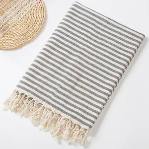 High quality Peshtemal custom embroidery logo 100*180cm 200gsm cotton striped turkish beach towel with tassel