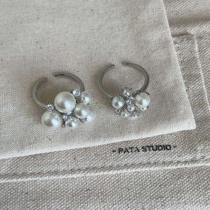 Bague tendance pour femme avec fleurs superposées et perles imitées irrégulières, réglable, accessoire de bijoux pour fête, cadeau - Product Image 2