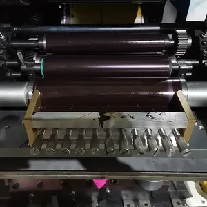 Автоматическая офсетная трафаретная печатная машина на пластиковом ведре для горшка