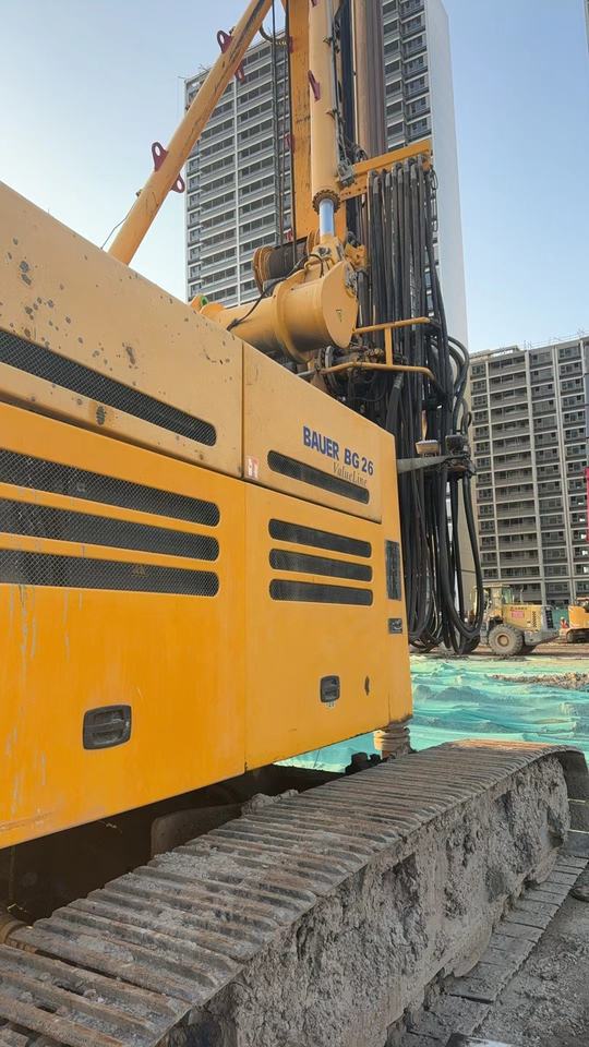 Used BAUER Rotary Drilling Rig BG26 Piling Pile Driving Machine ...