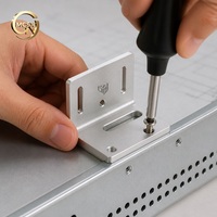 Support de montage en aluminium usiné CNC de haute précision sur mesure, finition anodisée argentée