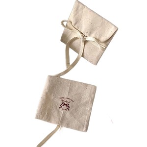 Pochette de rangement haut de gamme en sergé de coton gris avec logo personnalisé imprimé, pour extensions de cheveux, perruques, sacs à main, manteaux et sous-vêtements - Product Image 5