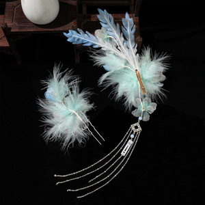 Nouvelle coiffure Hanfu de style Tang faite à la main, design original 2025, avec ornement capillaire en plumes de paon cyan - Product Image 3