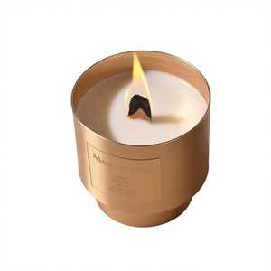 Bougie d'aromathérapie cylindrique en métal de luxe léger, parfumée à la cire de soja, sans fumée, pour une atmosphère haut de gamme et une décoration intérieure rafraîchissante. - Product Image 1