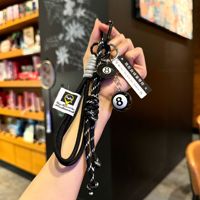Porte-clés de tennis de table comme cadeau pour le sac à dos de votre ami, un cadeau haut de gamme pour les fans de basketball et de football.