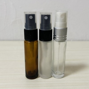 Frasco de Vidrio Ámbar Esmerilado de 10 ml con Rodillo para Aceites Esenciales, Tapa con Aspecto de Madera y Bola Rodante de Acero Inoxidable - Product Image 5