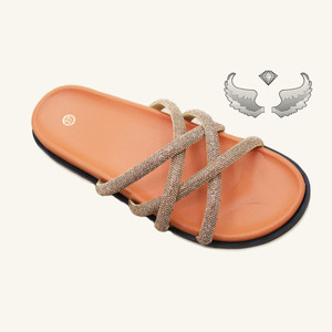 Nouvelles pantoufles et sandales pour femmes à semelle plate antidérapante, confortables, décontractées, en forme de goutte d'eau, durables et à la mode. - Product Image 2