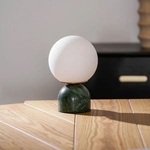 Lampe de table minimaliste pour chambre à coucher, éclairage de chevet, base en marbre naturel, globe en verre opale, lampe de table décorative Sylas en marbre - Product Image 3