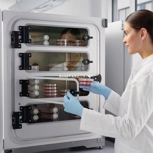 Incubateur de culture cellulaire Eppendorf CellXpert C170 170L avec contrôle de l'humidité pour usage en laboratoire - Product Image 3
