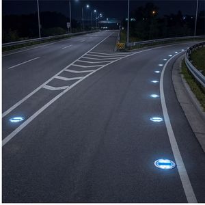 Luz solar reflectante <span class=keywords><strong>de</strong></span> doble cara IP68 <span class=keywords><strong>de</strong></span> aluminio fundido versátil para señalización <span class=keywords><strong>de</strong></span> tráfico en muelles - Product Image 2