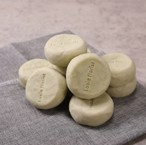 Savon artisanal <span class=keywords><strong>à</strong></span> l'armoise, au théier et <span class=keywords><strong>à</strong></span> la menthe LovSens, pressé <span class=keywords><strong>à</strong></span> froid, contrôle du sébum, pour le visage et le corps, vente en gros - Product Image 1