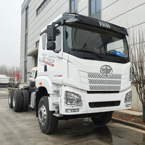 Camión Pesado FAW de 10T 6x4 Euro 2 Diésel, Nuevo Chasis de Camión de Carga con Carrocería Personalizada y Cámara Trasera - Product Image 3