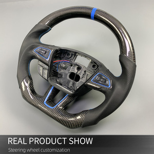 Volant en fibre de carbone personnalisé pour Ford <span class=keywords><strong>Focus</strong></span> <span class=keywords><strong>MK3</strong></span> 2015-2018 ST <span class=keywords><strong>RS</strong></span> Active ST-Line, avec chauffage et affichage LED du régime moteur - Product Image 3