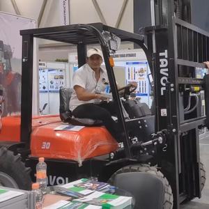 CE chino 2,5 Ton 3 Ton 3,5 Ton 4 Ton 5 Ton Diesel Japón Motor Camión Accesorio Carretilla elevadora Fabricación - Product Image 3