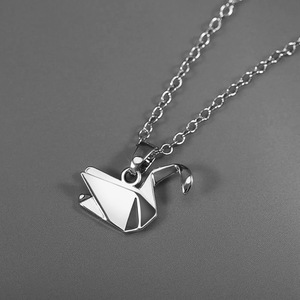 Collana con ciondolo a forma di gru di carta per donna, catena corta alla clavicola, gioielli semplici e alla moda - Product Image 1