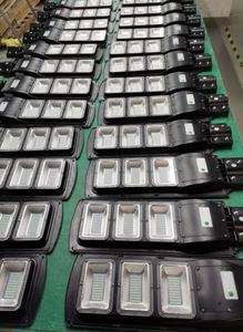 ไฟถนนโซลาร์เซลล์ LED สำหรับภายนอกอาคาร 30W 60W 90W 120W พร้อมแผงโมโนซิลิคอน ตัวเรือน ABS มาตรฐาน IP65 สำหรับใช้งานบนถนน - Product Image 6