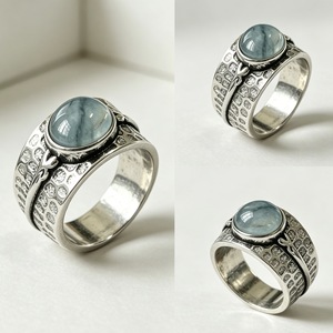 Anello con Pietra di Luna Arcobaleno Naturale per Donne, Anello con Acquamarina: Fascia Martellata Placcata Argento, Gioielli Artigianali all'Ingrosso - Product Image 2