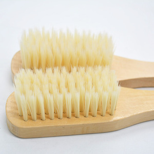 Brosse à chaussures à poils doux, manche en bois avec boucle de suspension pour nettoyer les chaussures en cuir - Product Image 3