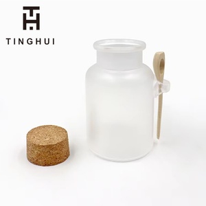 Tarro de sal de baño vacío de 100g, 200g, 300g, 500g (3oz, 7oz, 10oz, 16oz) de plástico transparente esmerilado con tapón de madera y cuchara - Product Image 5