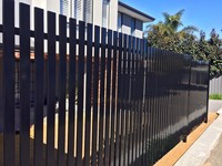 Valla de Seguridad de Aluminio con Parte Superior Plana, Recubierta con Polvo, Ecológica, 8 pies de Altura, Estilo Madera Natural, Servicio de Modelado 3D