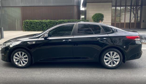 Hyundai Kia <span class=keywords><strong>K5</strong></span> d'occasion 2016 2.0L Automatique GL 161CV 5 places Essence Berline Compacte Pas Cher Marque Chinoise Boîte Auto 6 Vitesses Traction Avant - Product Image 3