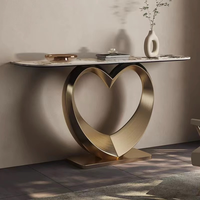 Table console de base en or de luxe conception de coeur unique Table décorative en pierre frittée pour le stockage de meubles de maison de salon