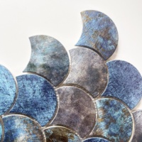 Mosaïque en aluminium de luxe moderne bleu océan en forme d'écailles de poisson pour mur de villa, salle de bain, crédence de cuisine, mur de salon