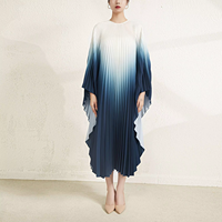 Robe plissée à dégradé de Noël avec manches chauve-souris - Robe chic grande taille pour les occasions quotidiennes et spéciales des femmes