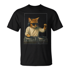 T-shirt vintage Orange Tabby Cat Dj pour les amoureux des chats et les fans de musique - Product Image 2