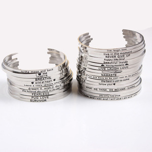 Quantité minimale de commande bas personnalisé personnalisé inspirant en acier inoxydable positif <span class=keywords><strong>citation</strong></span> inspirante gravé manchette <span class=keywords><strong>amour</strong></span> Bracelet Bracelet - Product Image 1