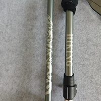 Bâton de randonnée pliable en alliage d'aluminium et plastique, pointe monocolore, verrouillage externe, accessoires inclus, universel pour le camping en plein air