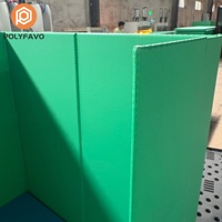 Boîte pliable en carton massif, épaisseur des parois 10 mm ou 12 mm, fenêtres découpées sur mesure, boîte palette empilable et retournable, impression de logo