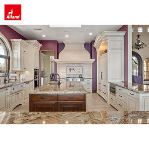 Armoire de cuisine îlot Allandgroup de luxe, style médiéval, en <span class=keywords><strong>bois</strong></span> massif blanc mélangé à un <span class=keywords><strong>aspect</strong></span> <span class=keywords><strong>bois</strong></span>, avec organisateur en <span class=keywords><strong>bois</strong></span> personnalisé - Product Image 5