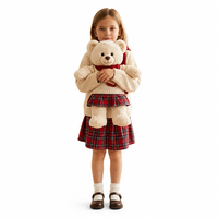 Ensemble pyjama en peluche ours en peluche de 40 cm avec imprimé fraises assorti pour filles, vêtements de poupée personnalisés OEM ODM en PU, tendance