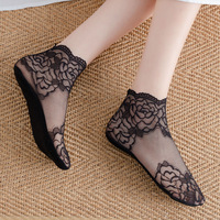 Chaussettes d'été ultra-fines transparentes en dentelle pour femmes, chaussettes courtes en maille florale en soie de verre cristalline, vente en gros