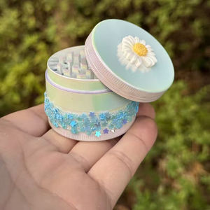 Nuovo Grinder in Metallo a Forma di Margherita per Tabacco e Erbe Aromatiche, Accessorio per Fumatori - Product Image 4