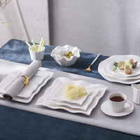 P & T Plat en céramique blanc stocké en usine Bols à ressort Ensembles de dîner en porcelaine Vaisselle pour hôtel