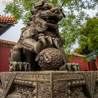 Statues en marbre grandeur nature de jardin extérieur, sculptures en pierre de conception moderne fabriquées à la main de haute qualité de lions chinois