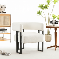Fauteuil d'hôtel moderne blanc rembourré avec accoudoirs, structure métallique, dossier solide, idéal pour hall d'hôtel et appartement