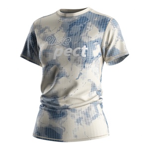 T-shirt de sport élégant pour femme, vêtement de performance avec tissu anti-transpiration et ventilation en maille sous les aisselles - Product Image 1