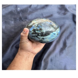 Sphère en labradorite bleue naturelle sculptée à la main de qualité supérieure, thème sphère de cristal, boule pour la décoration de la maison, cadeau pour la fête des mères, Gujarat - Product Image 1