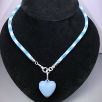 Collier réglable avec pendentif cœur en acrylique, cordon tressé coloré, breloque tissée pour sac