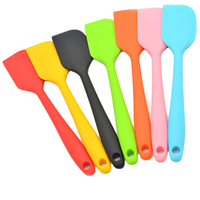 Spatule de cuisson en silicone monobloc personnalisée, qualité alimentaire, grattoir de cuisine résistant à la chaleur, OEM ODM