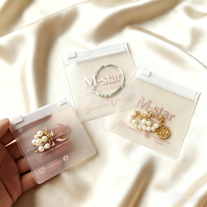 Pochettes à bijoux de logo personnalisé de haute qualité sacs à zip-lock en gros pour emballage cadeau de bijoux - Product Image 1